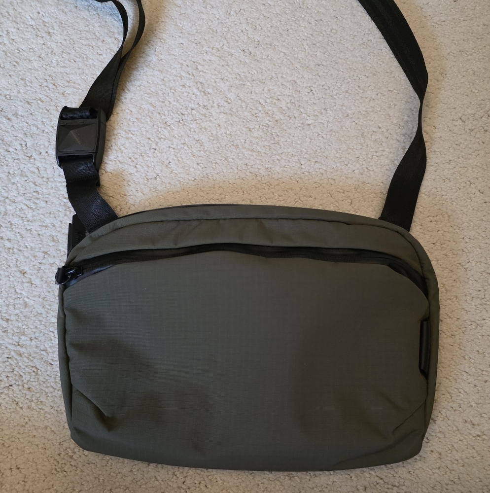 Alpaka Flight Sling (2L)